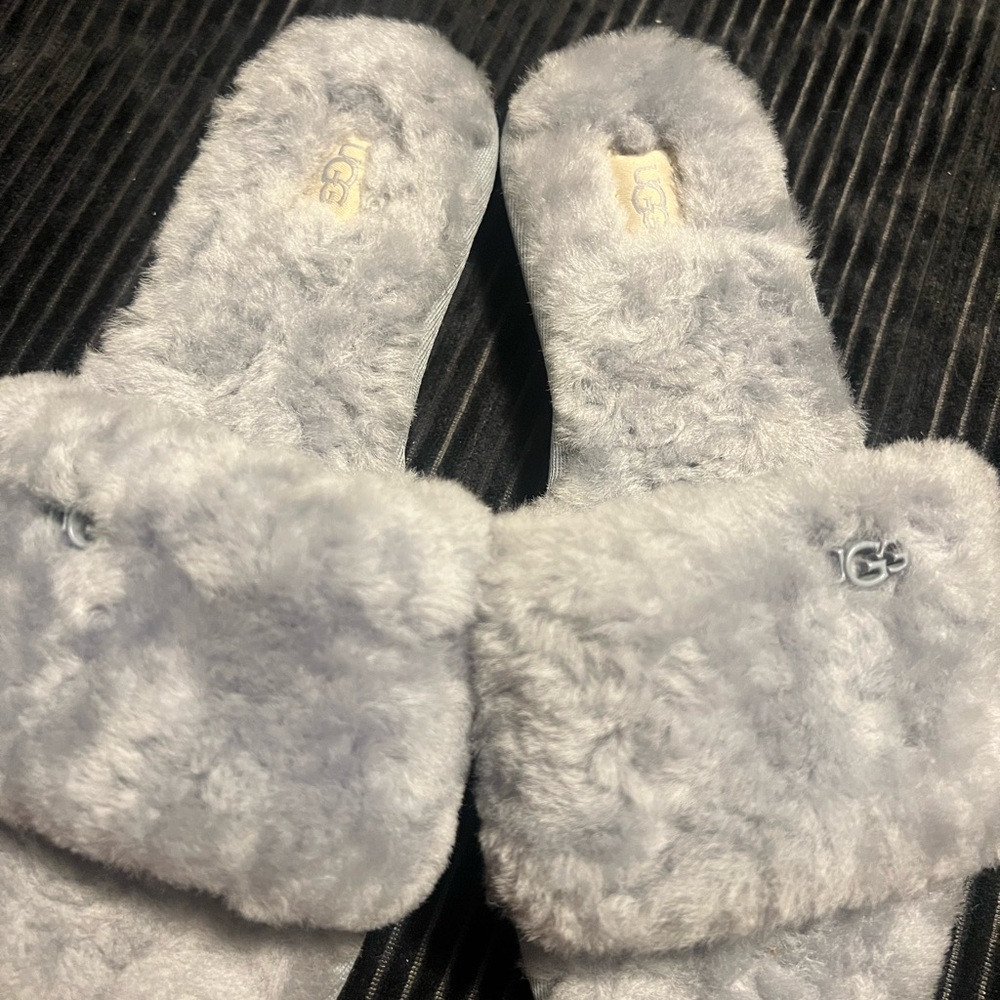 UGG - Picture 3 of 9